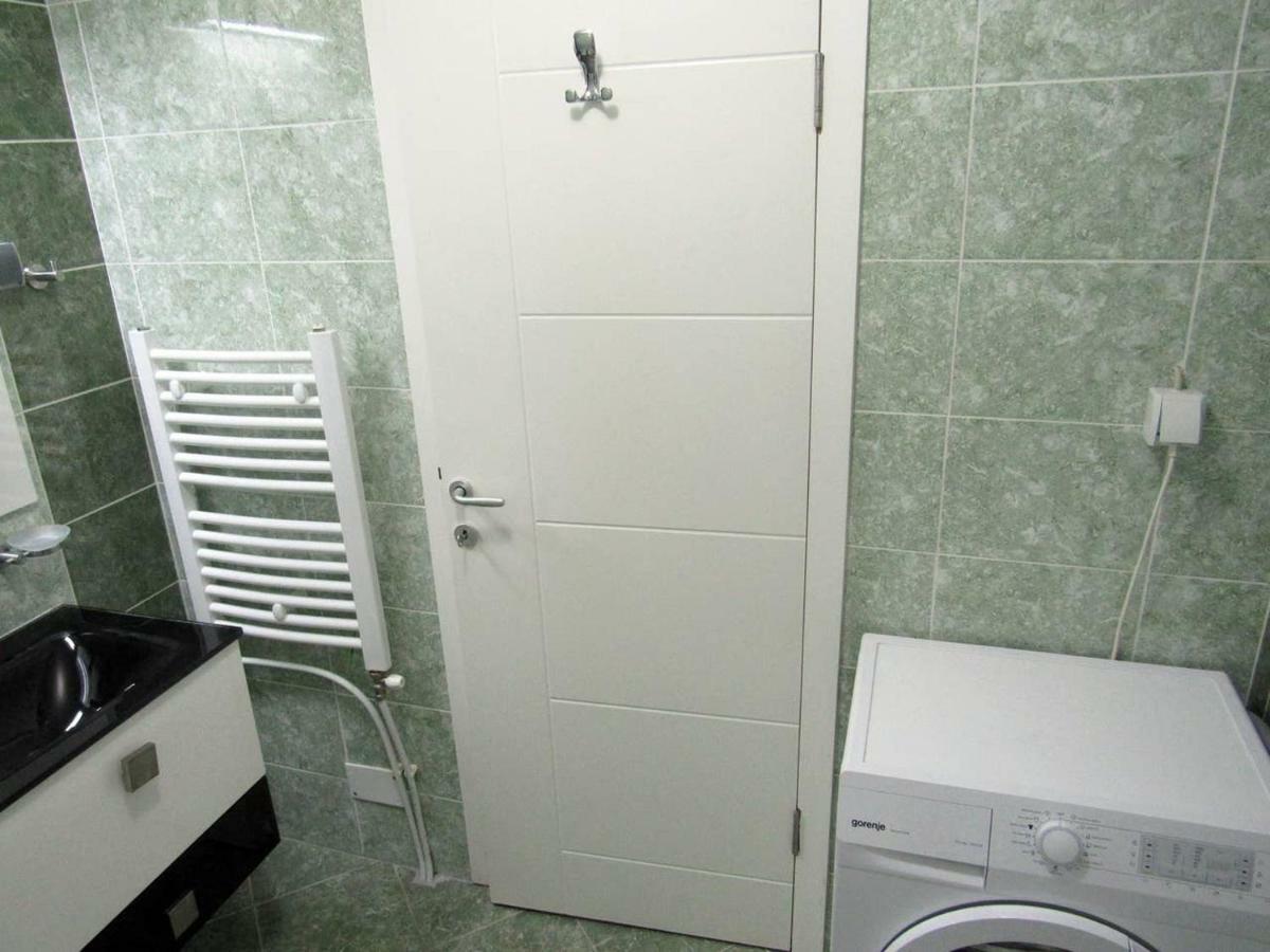 65 Square Meters Designer Apartment In Heart Of City - River View ! Park For Free Ni Exteriör bild