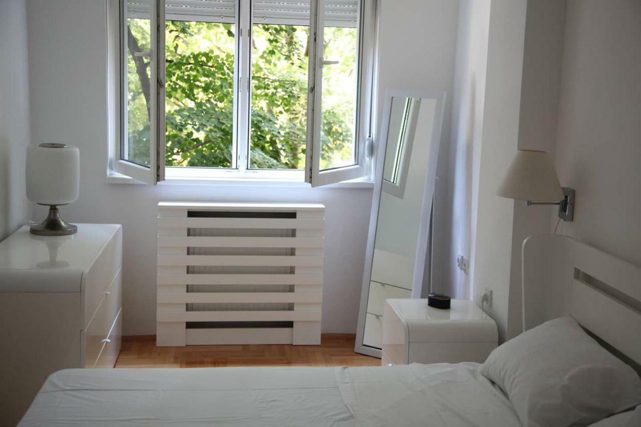 65 Square Meters Designer Apartment In Heart Of City - River View ! Park For Free Ni Exteriör bild