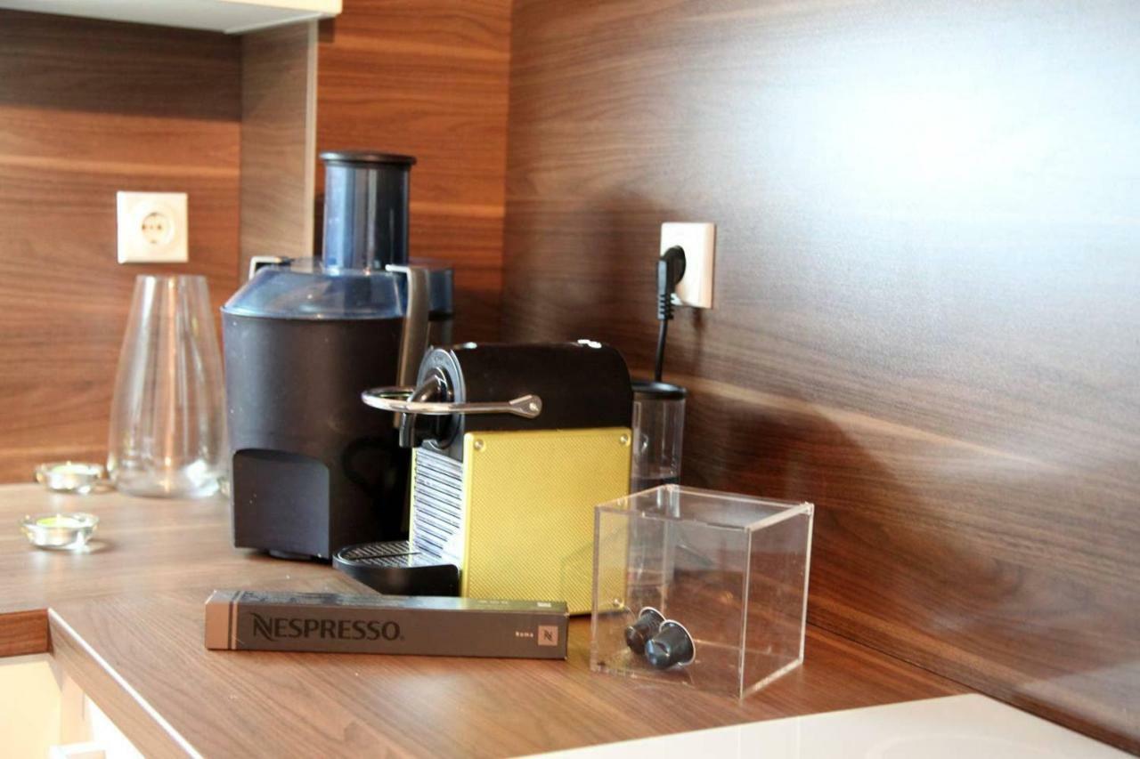 65 Square Meters Designer Apartment In Heart Of City - River View ! Park For Free Ni Exteriör bild